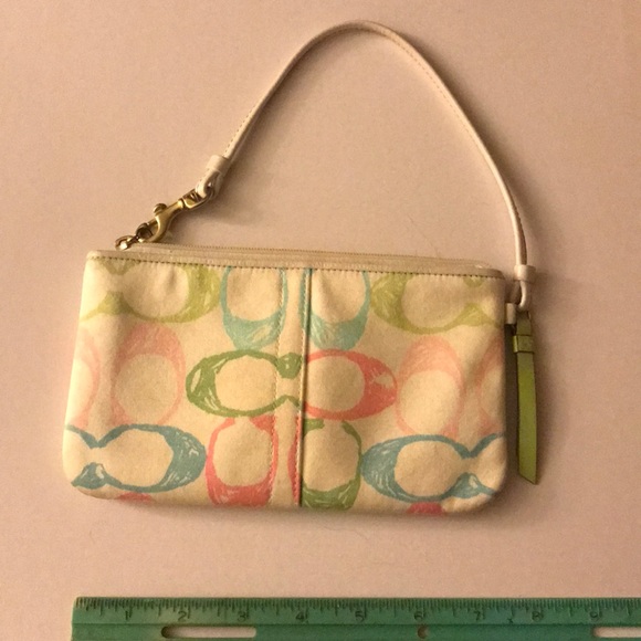 Coach Rainbow 🌈 signature Wristlet 🍒❤️ vintage - Picture 3 of 9